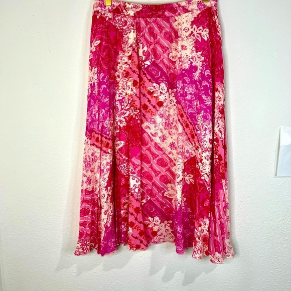 🆕 Indigo Rose Pink Patterned Skirt - Picture 5 of 7